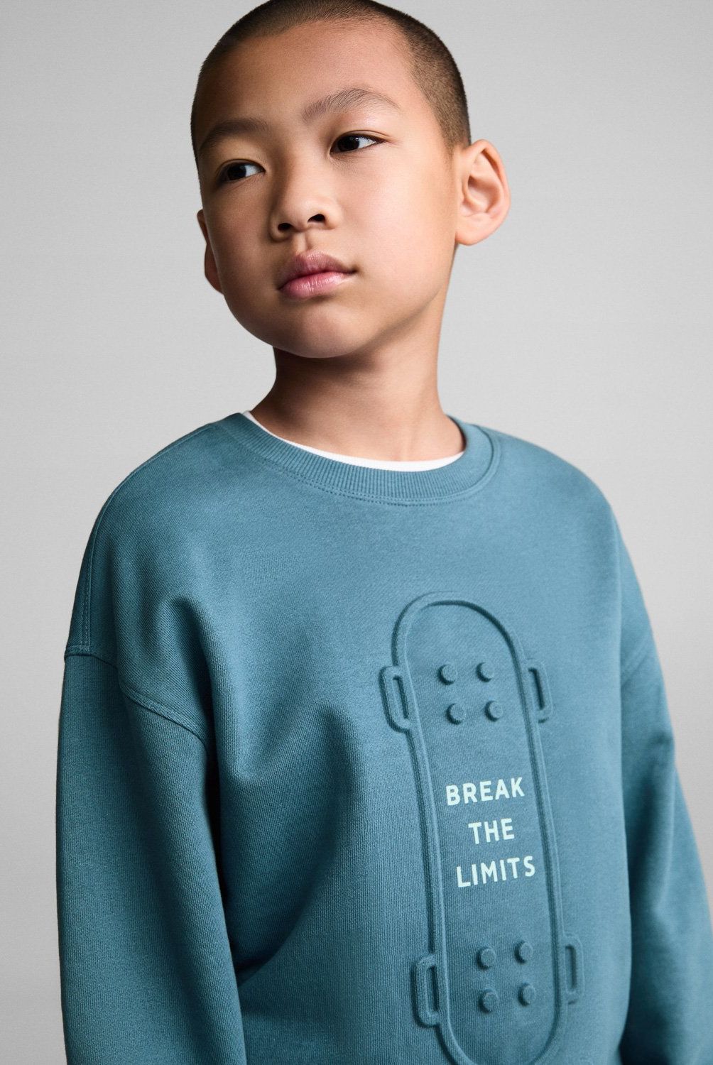 MANGO KIDS - Polerón Diseño Relieve Niño Mango Kids