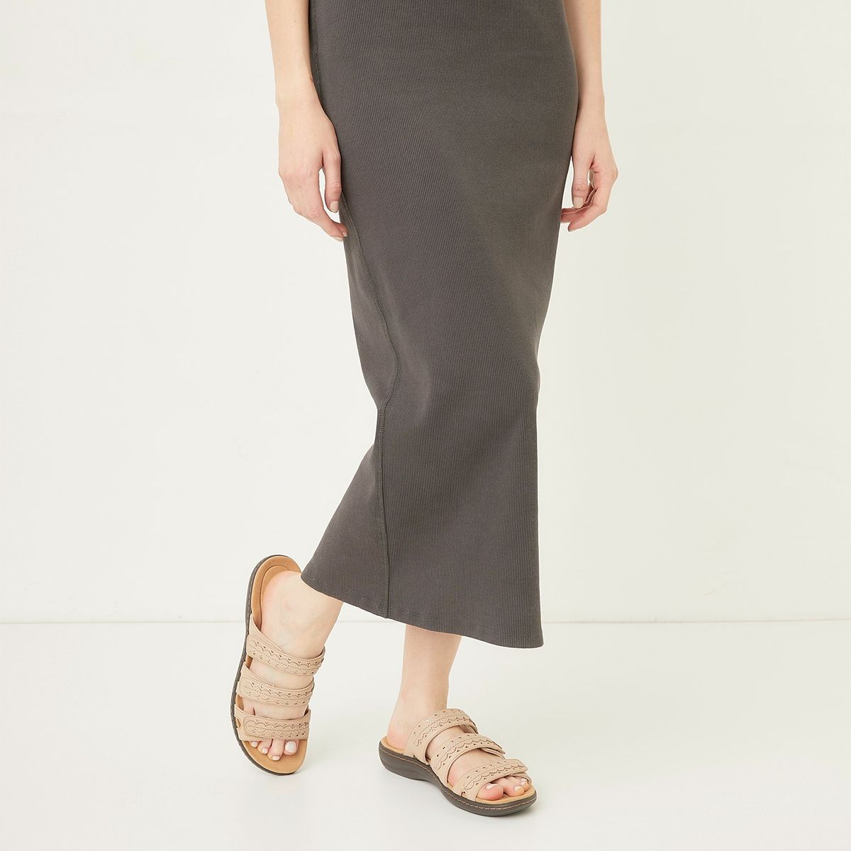 CLARKS - Sandalia Mujer Cuero Beige Clarks