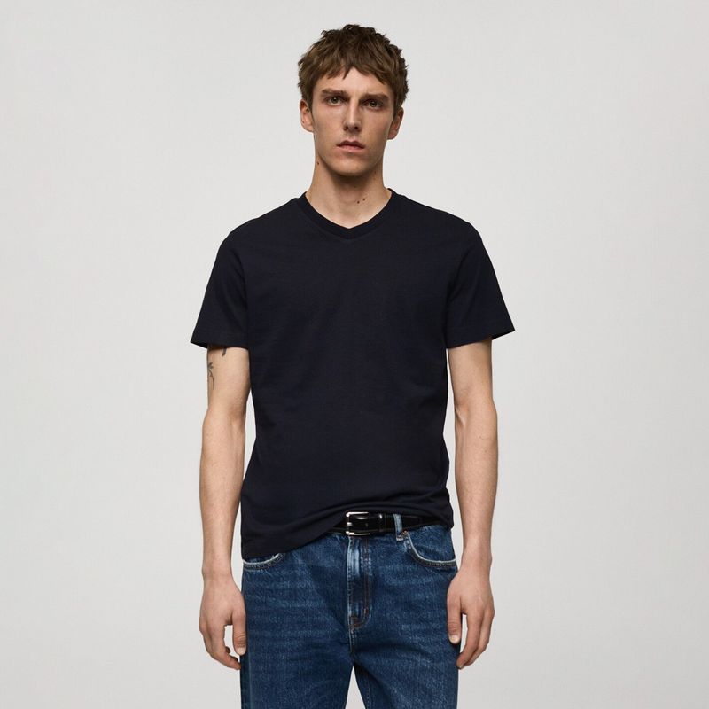 MANGO MAN - Polera Chelsea Manga Corta 100% Algodón Cuello En V Hombre Mango Man