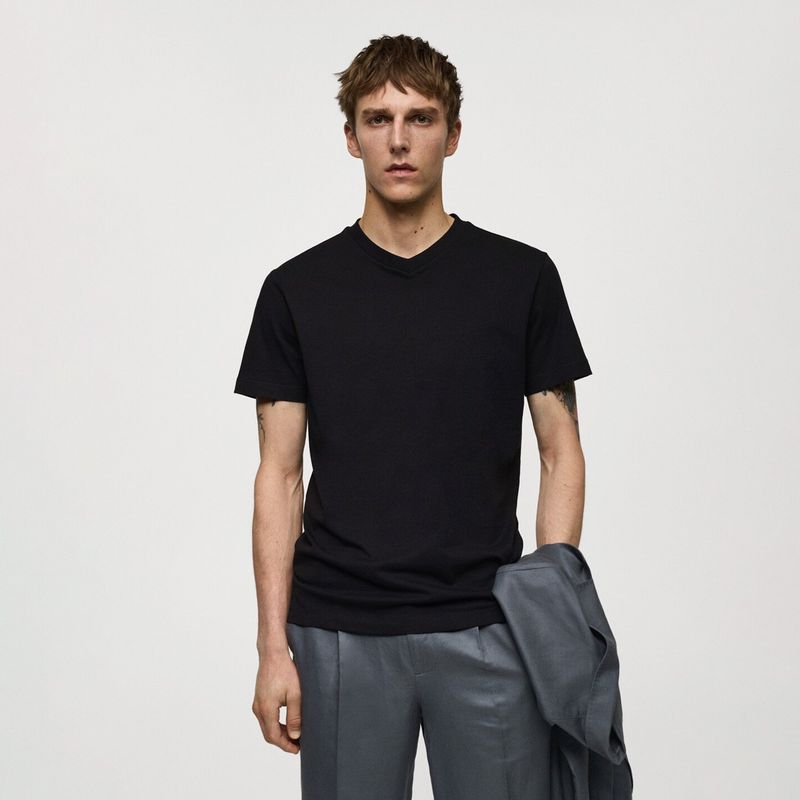 MANGO MAN - Polera Chelsea Manga Corta 100% Algodón Cuello En V Hombre Mango Man