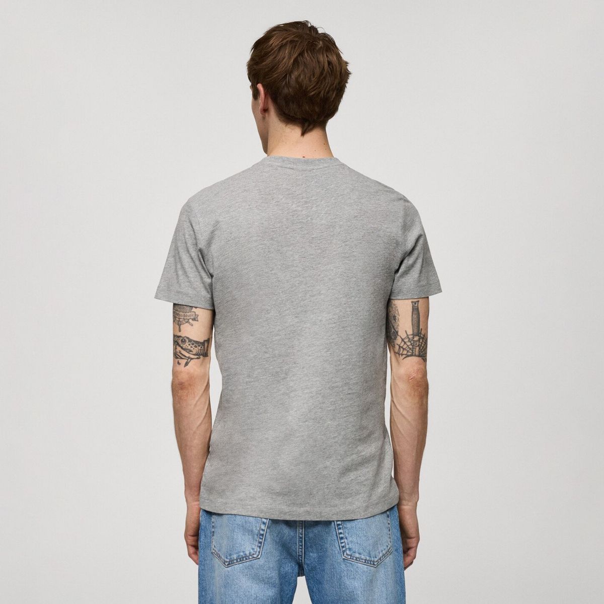 MANGO MAN - Polera Chelsea Manga Corta 100% Algodón Cuello En V Hombre Mango Man