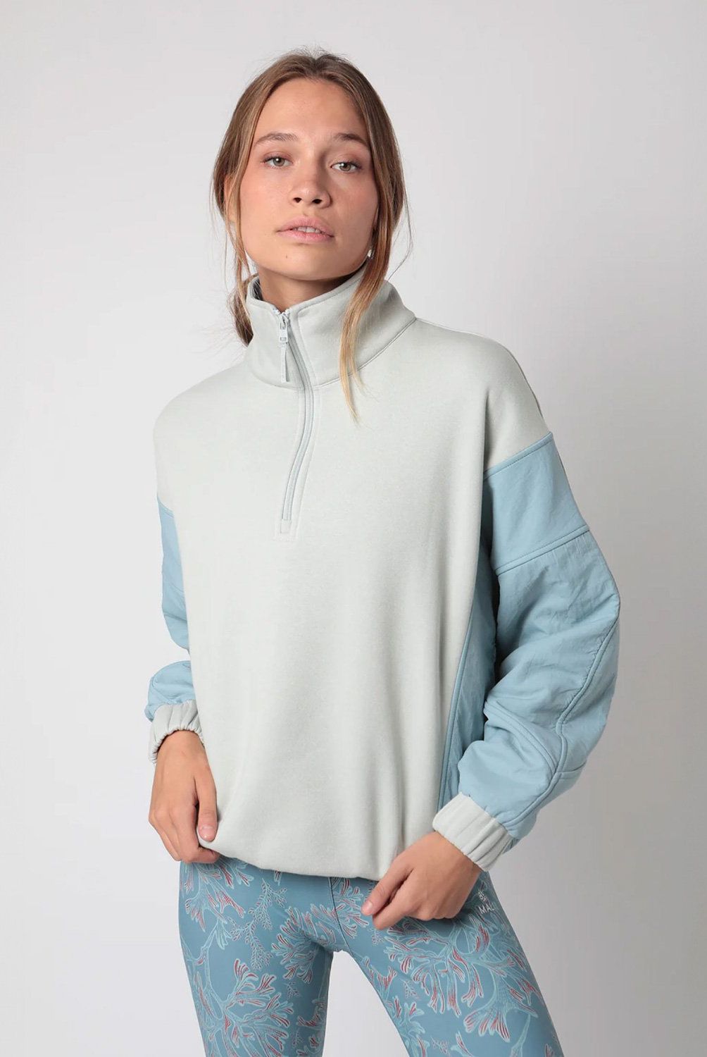 MALI - Polerón Deportivo Con Cuello Alto Mujer Mali