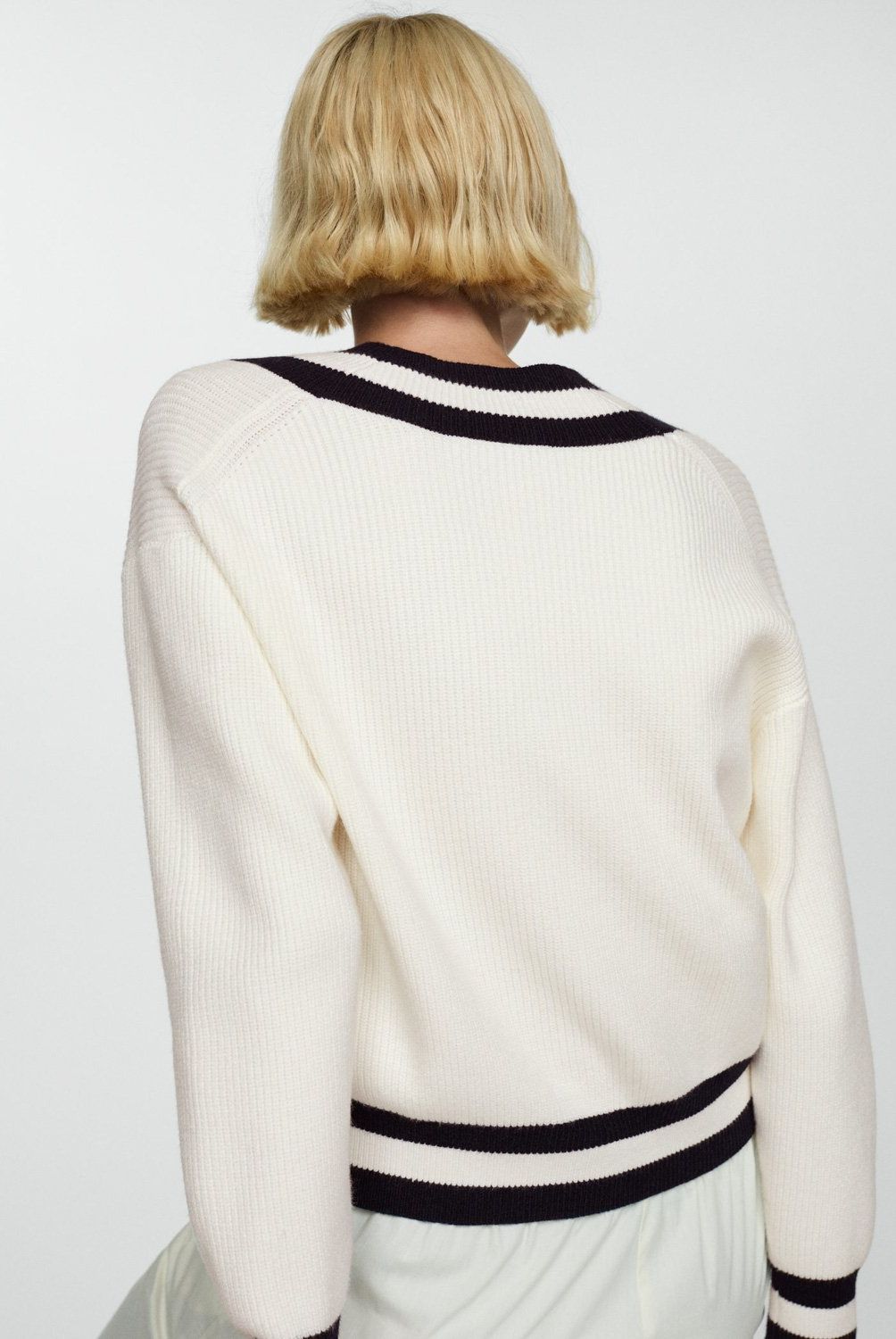 MANGO - Sweater Cuello Pico Contraste Mujer Mango