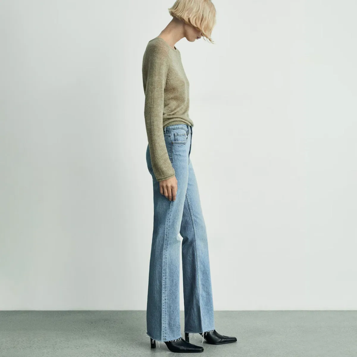 MANGO - Jeans Fiona Tiro Medio Flare Mujer Mango