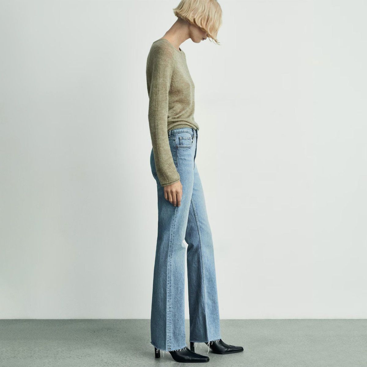 MANGO - Jeans Flare Tiro Medio Mujer Mango