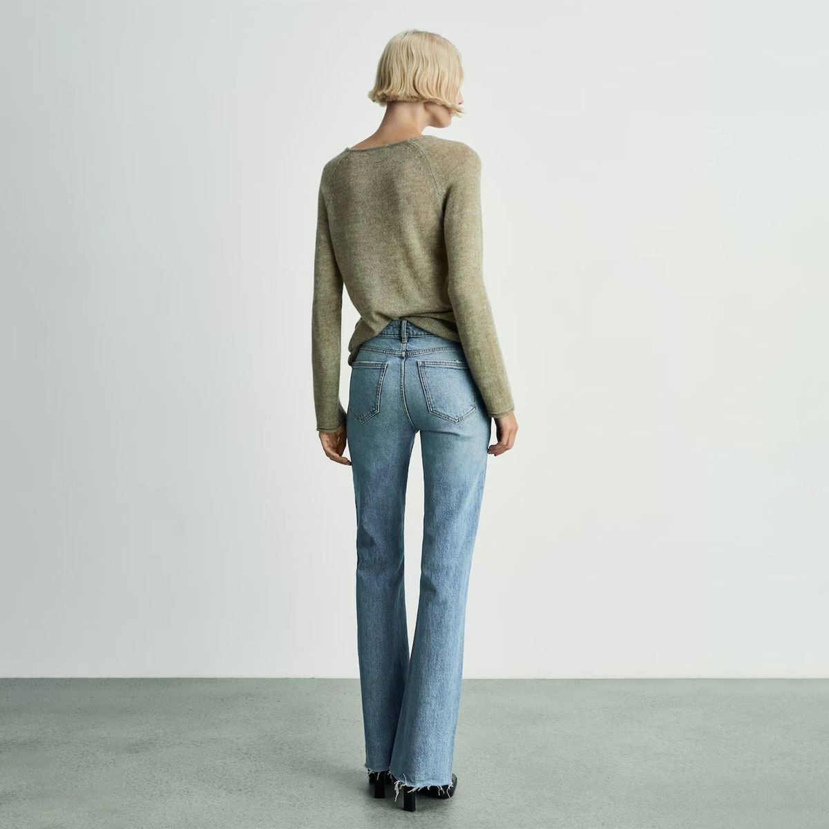 MANGO - Jeans Flare Tiro Medio Mujer Mango