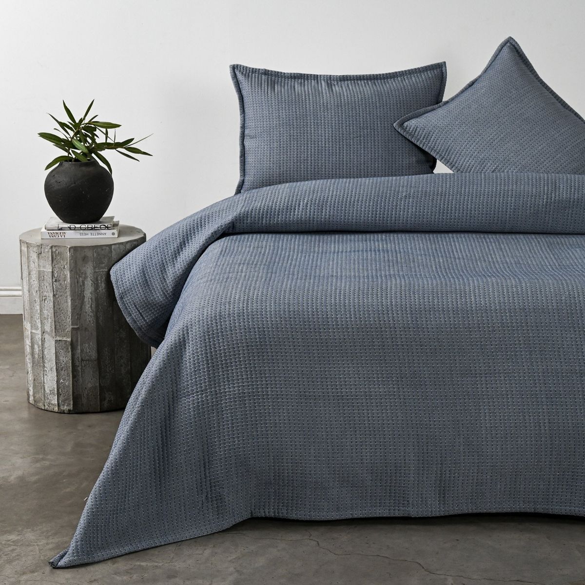 ELEMENTS & CO - Cubrecama Microfibra Stitch 2 Plazas Elements & Co