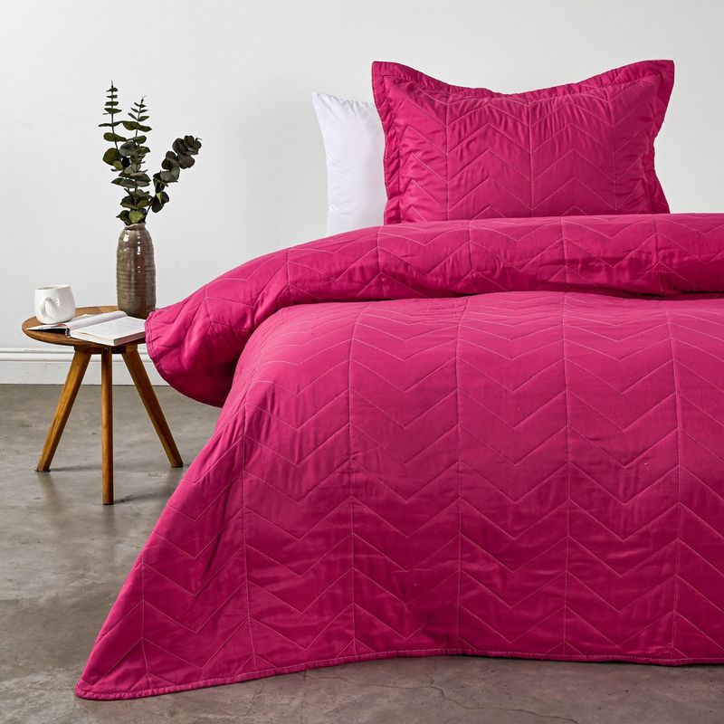 AMERICAN FAMILY - Quilt Microfibra Guinda Rosa American Family