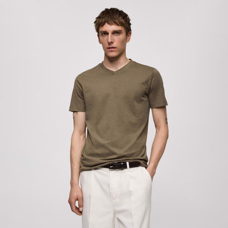 MANGO MAN - Polera Chelsea Manga Corta 100% Algodón Cuello En V Hombre Mango Man