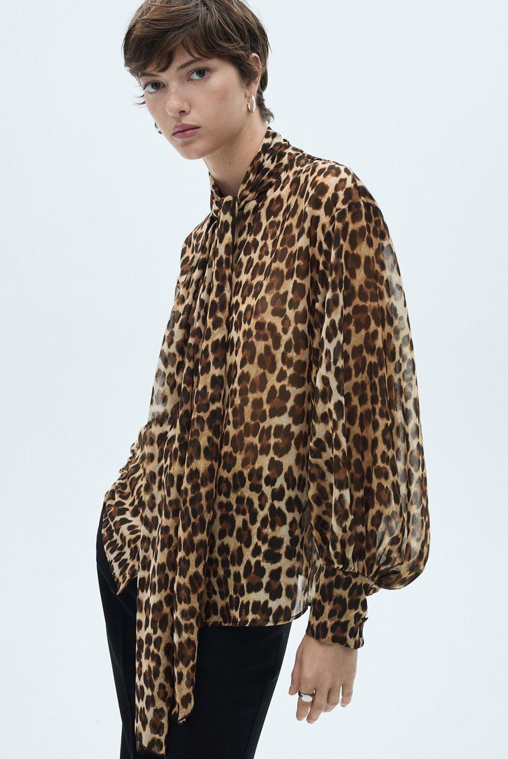 MANGO - Blusa Leopardo Lazo Cuello Mujer Mango