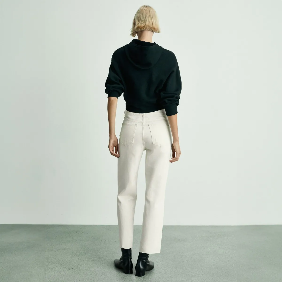 MANGO - Jeans Blanca Tiro Medio Rectos Crop Mujer Mango