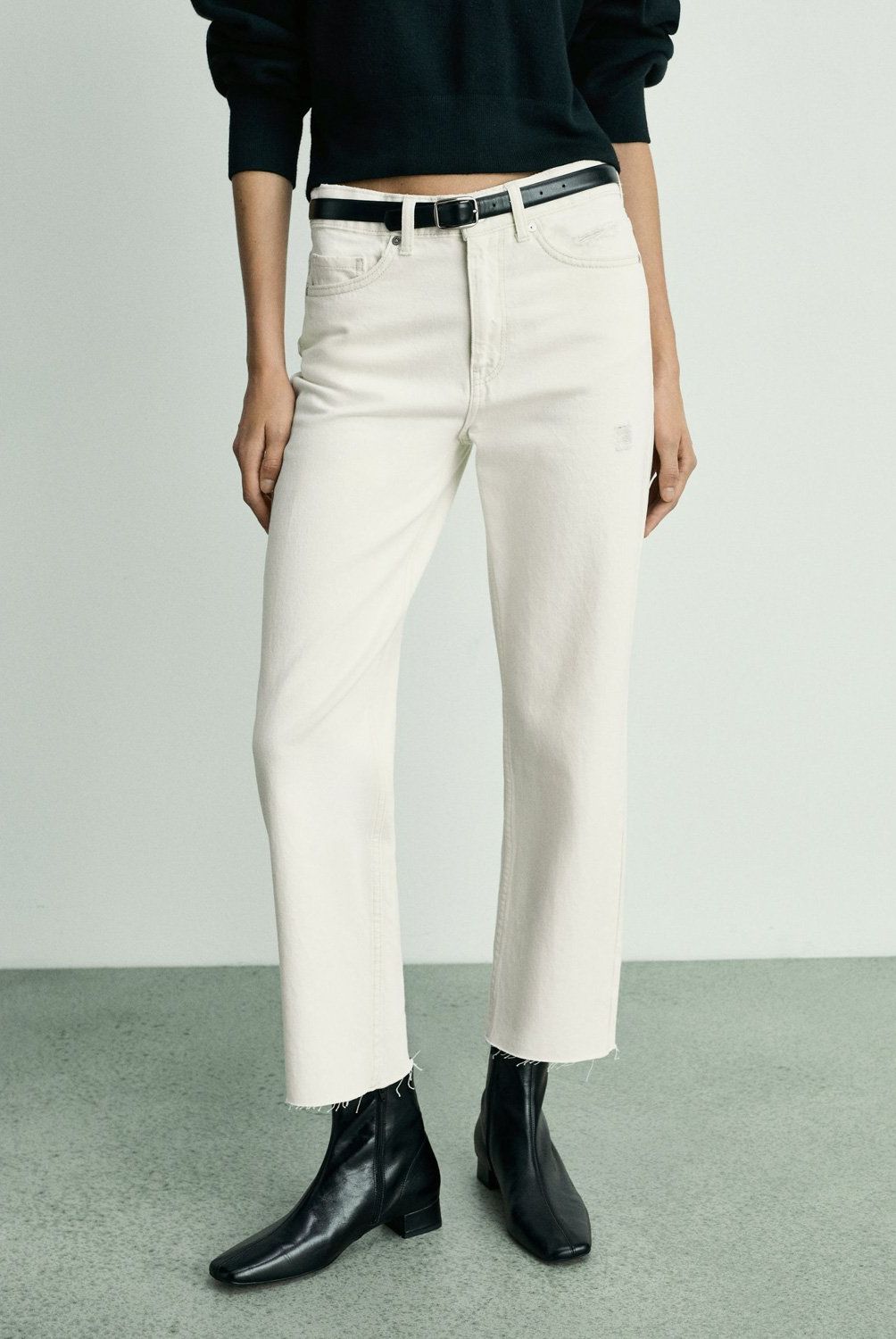 MANGO - Jeans Blanca Tiro Medio Rectos Crop Mujer Mango