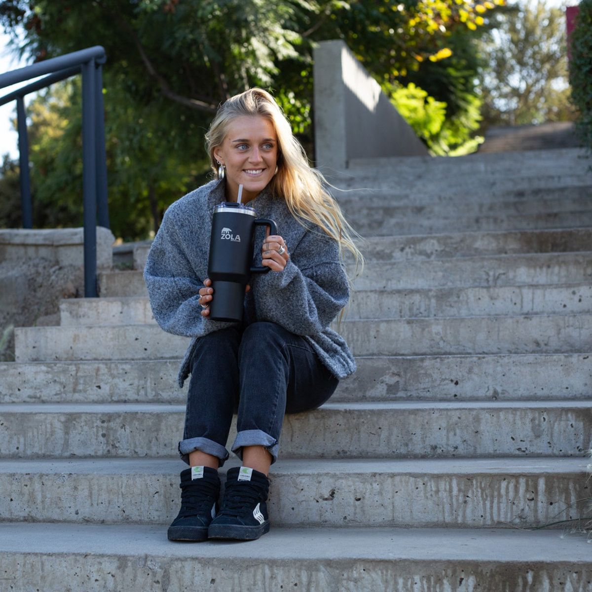 ZOLA OUTDOORS - Vaso Térmico Big Mug Negro 1.2 Lt  Zola Outdoors