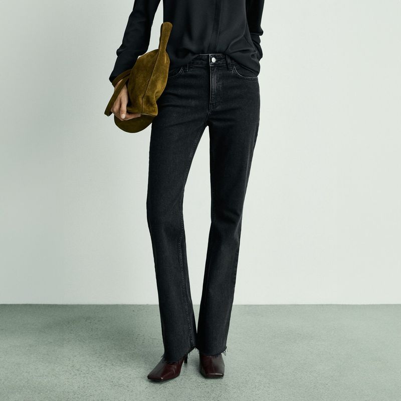 MANGO - Jeans Fiona Tiro Medio Flare Mujer Mango