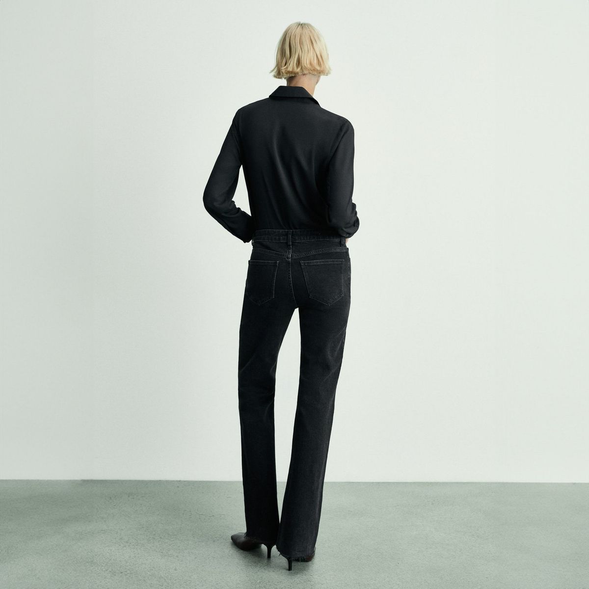 MANGO - Jeans Flare Tiro Medio Mujer Mango