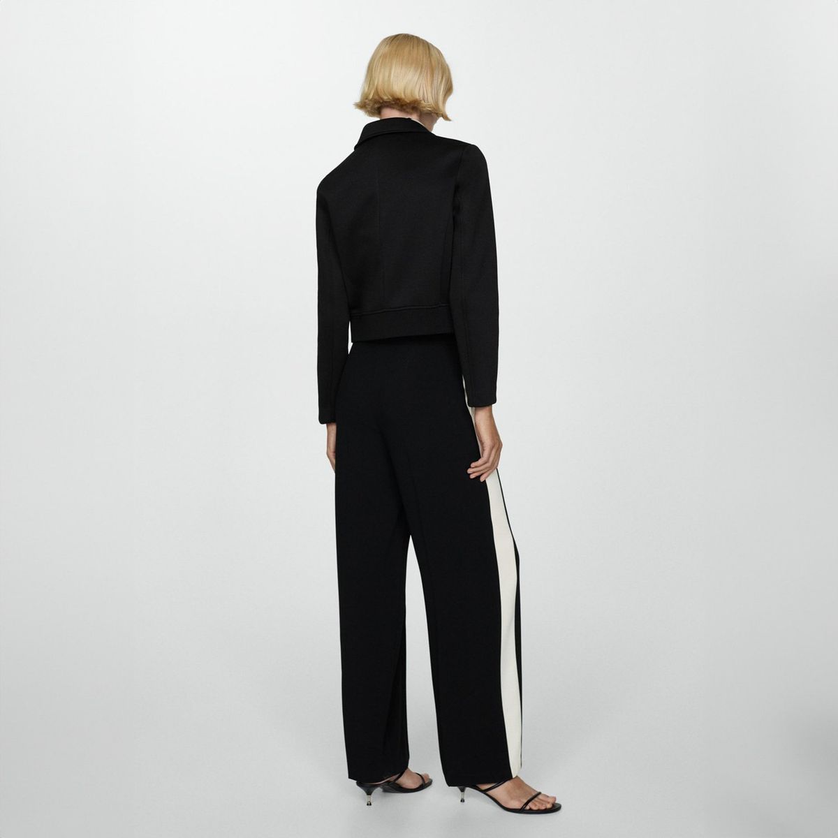 MANGO - Chaqueta Crop Botones Mujer Mango