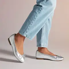 CLARKS - Zapato Casual Mujer Cuero Plateado