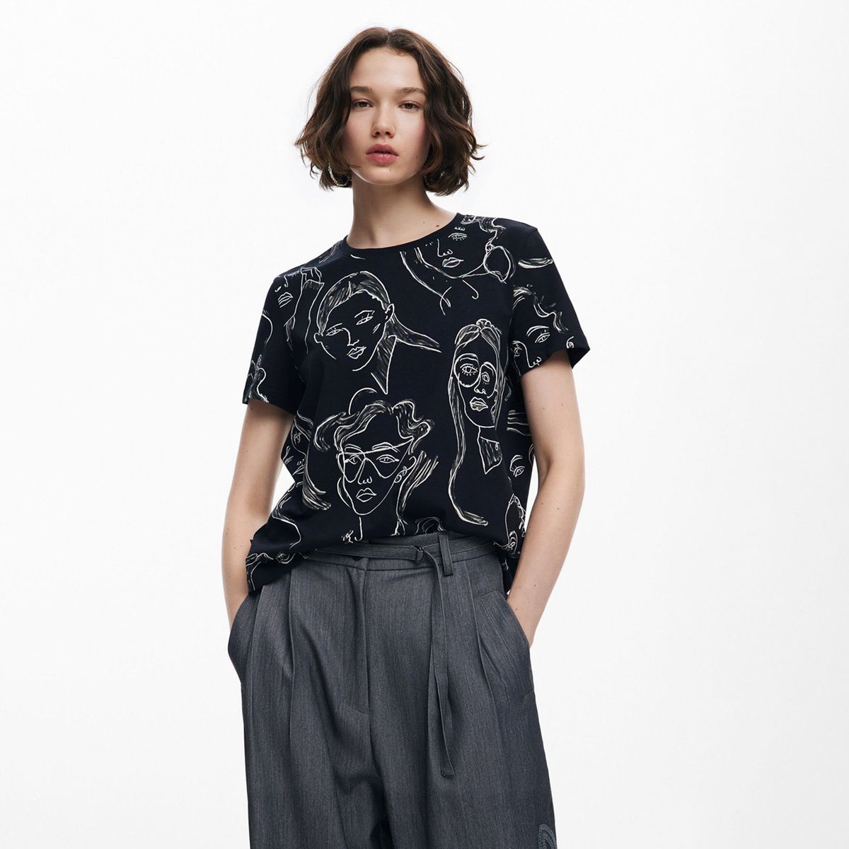 DESIGUAL - Polera Manga Corta Caras Mujer Desigual