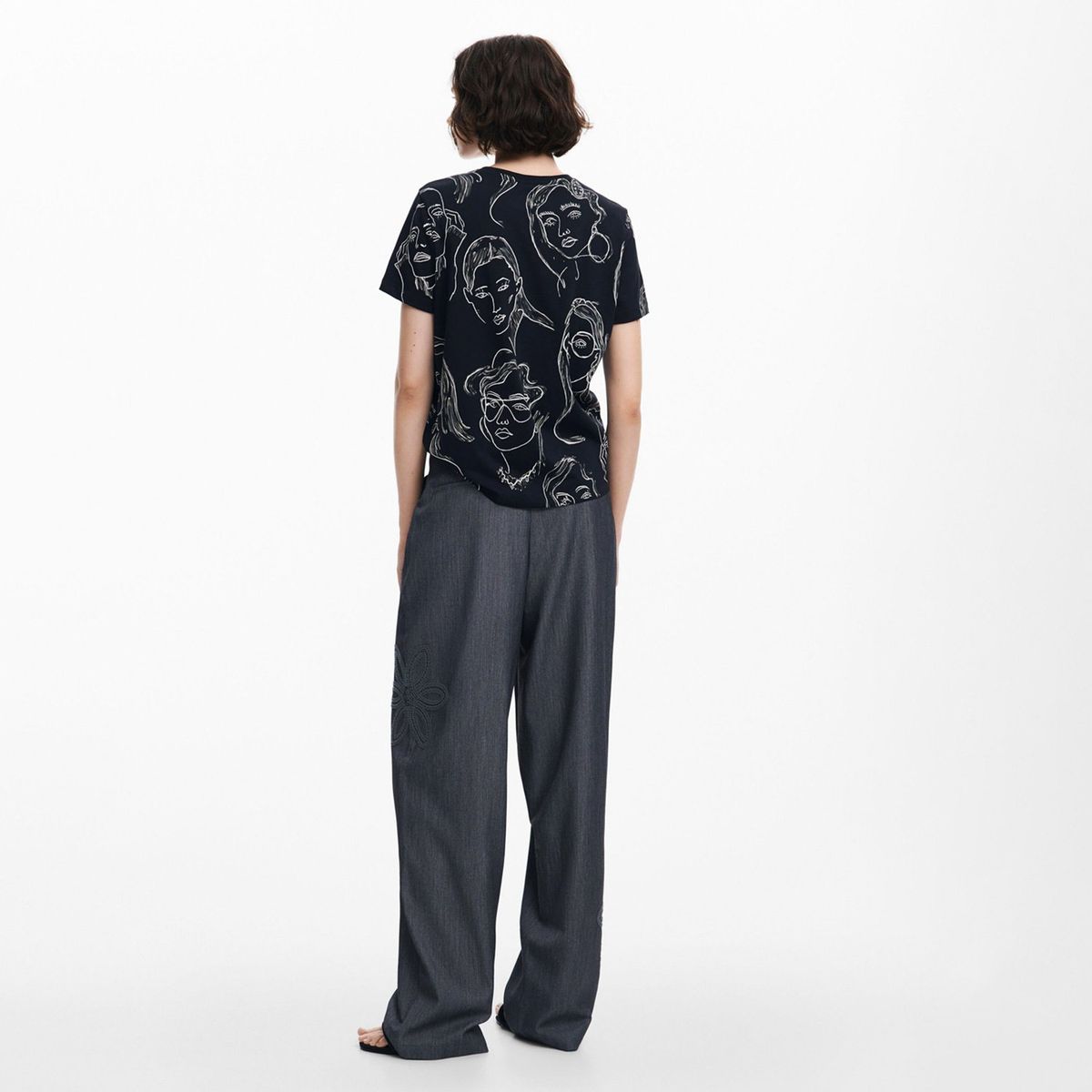 DESIGUAL - Polera Manga Corta Caras Mujer Desigual