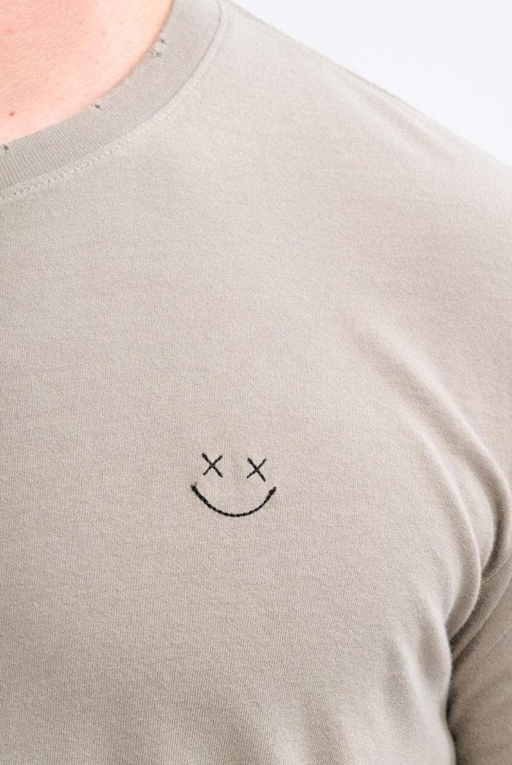 ACAPELLA - Polera Manga Corta Smiley Tee Hombre Acapella