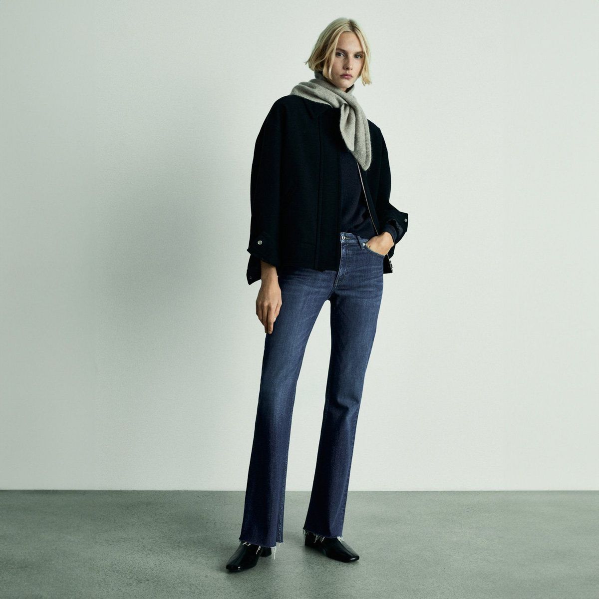 MANGO - Jeans Flare Tiro Medio Mujer Mango