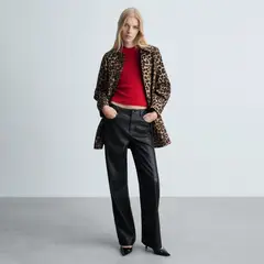 MANGO - Pantalón Tiro Medio Efecto Piel Mujer