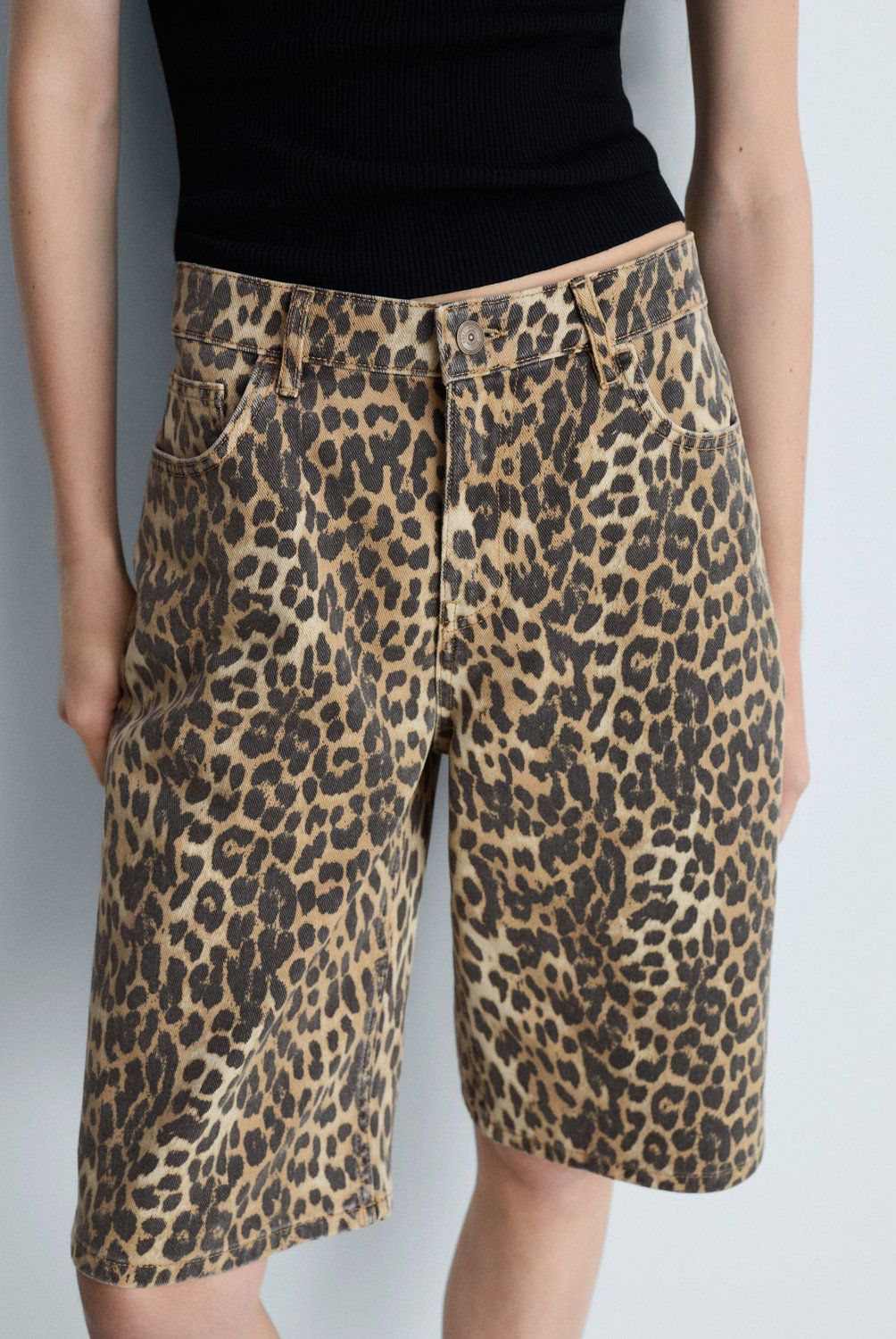 MANGO - Bermudas Tiro Alto Leopardo Mujer Mango