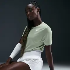 NIKE - Polera Manga Corta Mujer