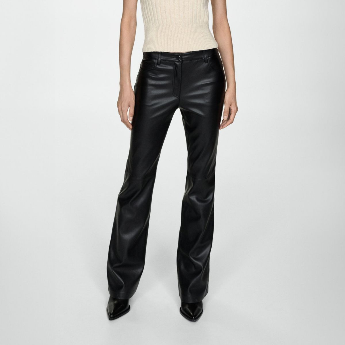 MANGO - Pantalón Flare Efecto Piel Mujer Mango