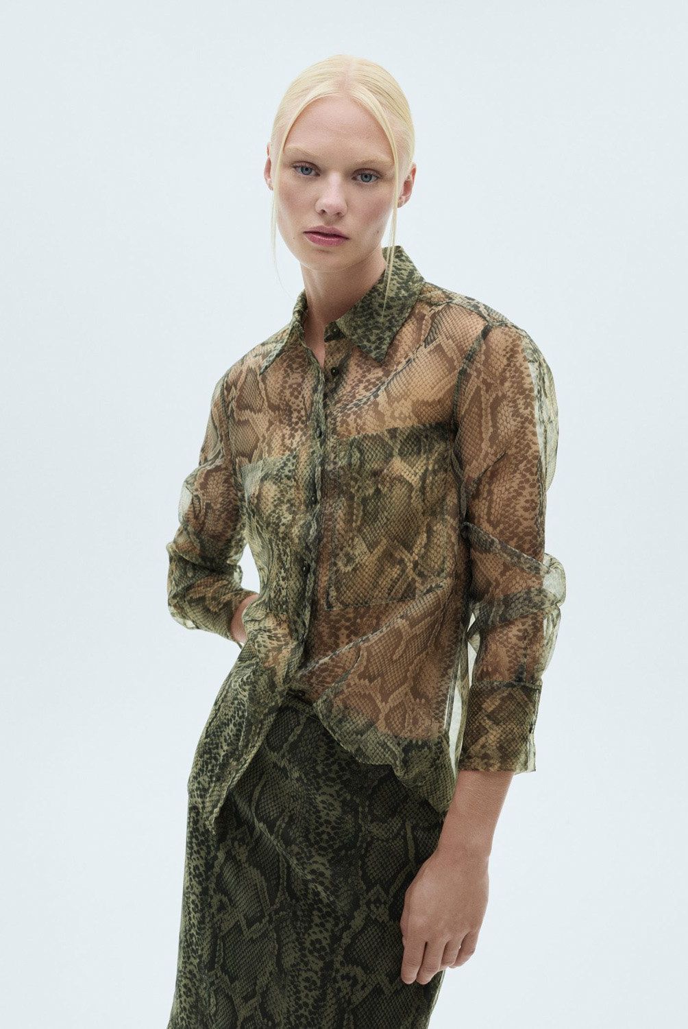 MANGO - Camisa Organza Serpiente Mujer Mango