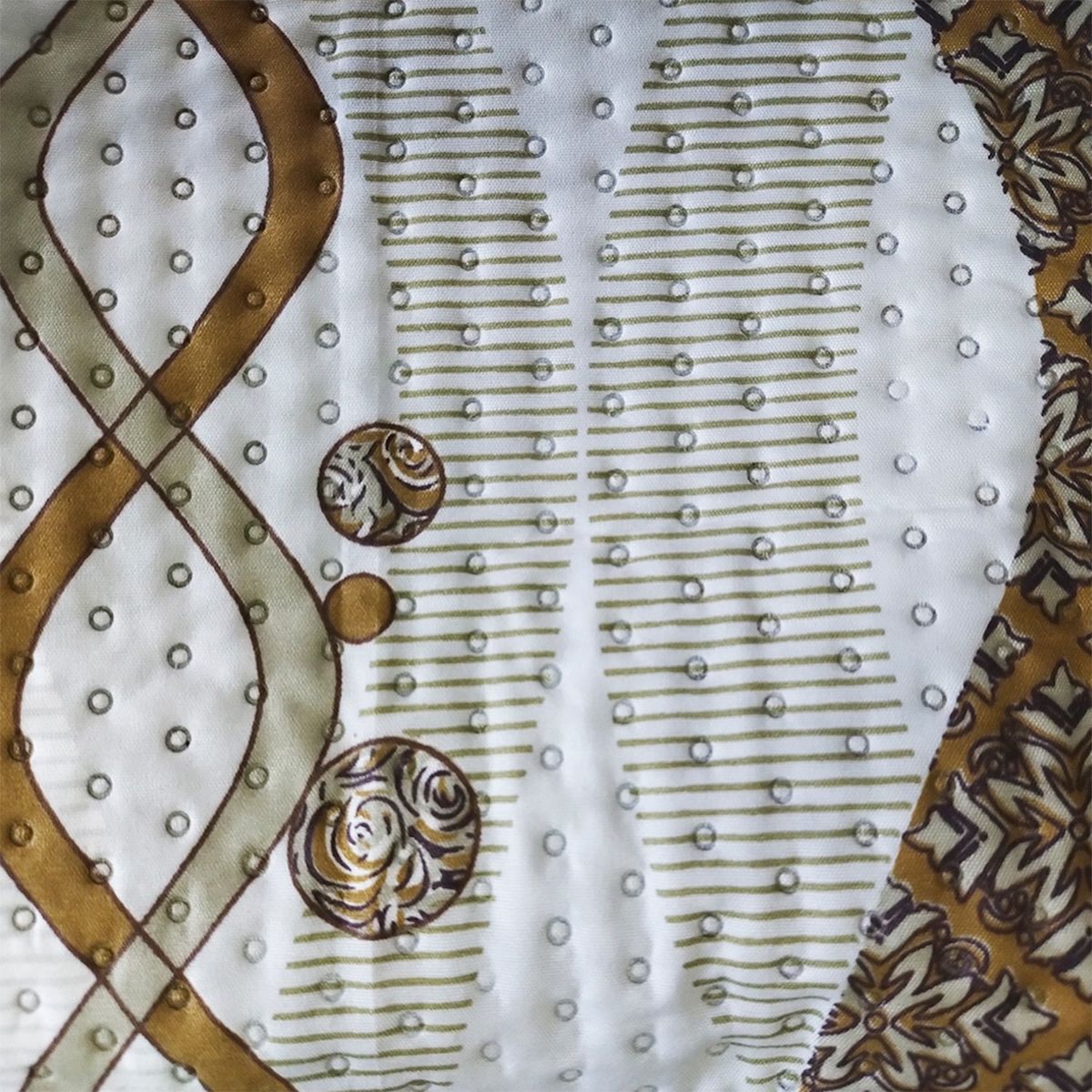 ILLUSIONS - Quilt Bruselas Café 1.5 Plaza Illusions