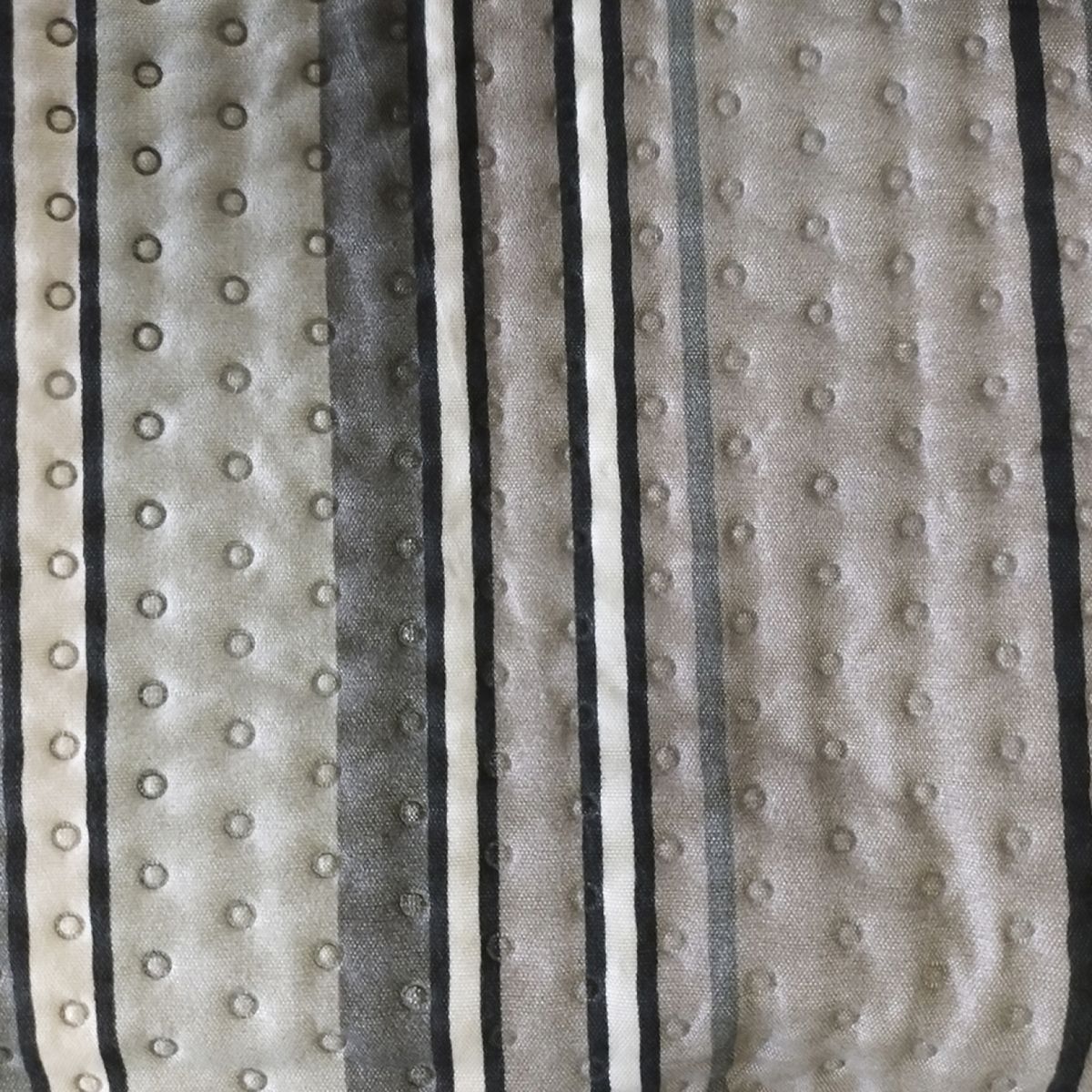 ILLUSIONS - Quilt Bruselas Crema King Illusions