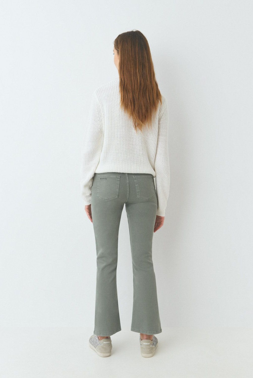 BROWNIE - Pantalón Flare Cropped Botones Mujer Brownie