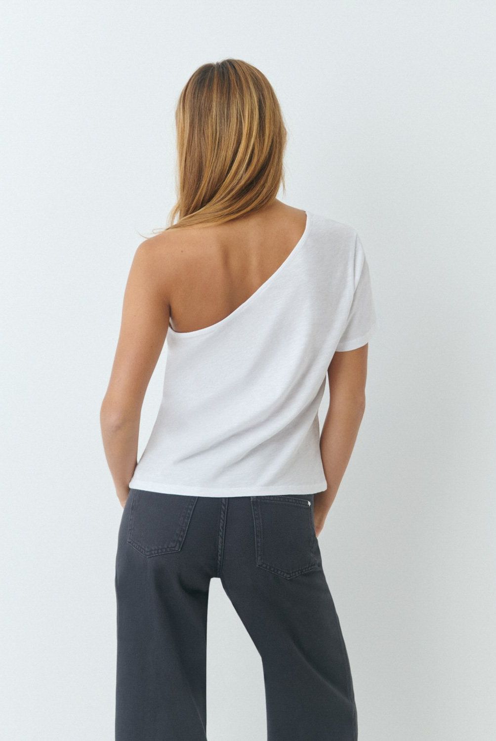 BROWNIE - Polera Asimetrica Lavada con Bordados Mujer Brownie