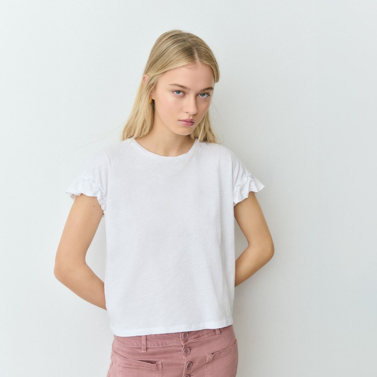 BROWNIE - Polera Algodón Flame Volante Manga Corta Mujer Brownie