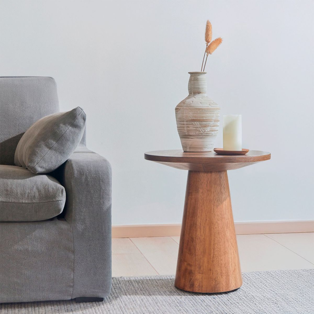 CIC - Mesa Redonda Blackburn S Roble Cic