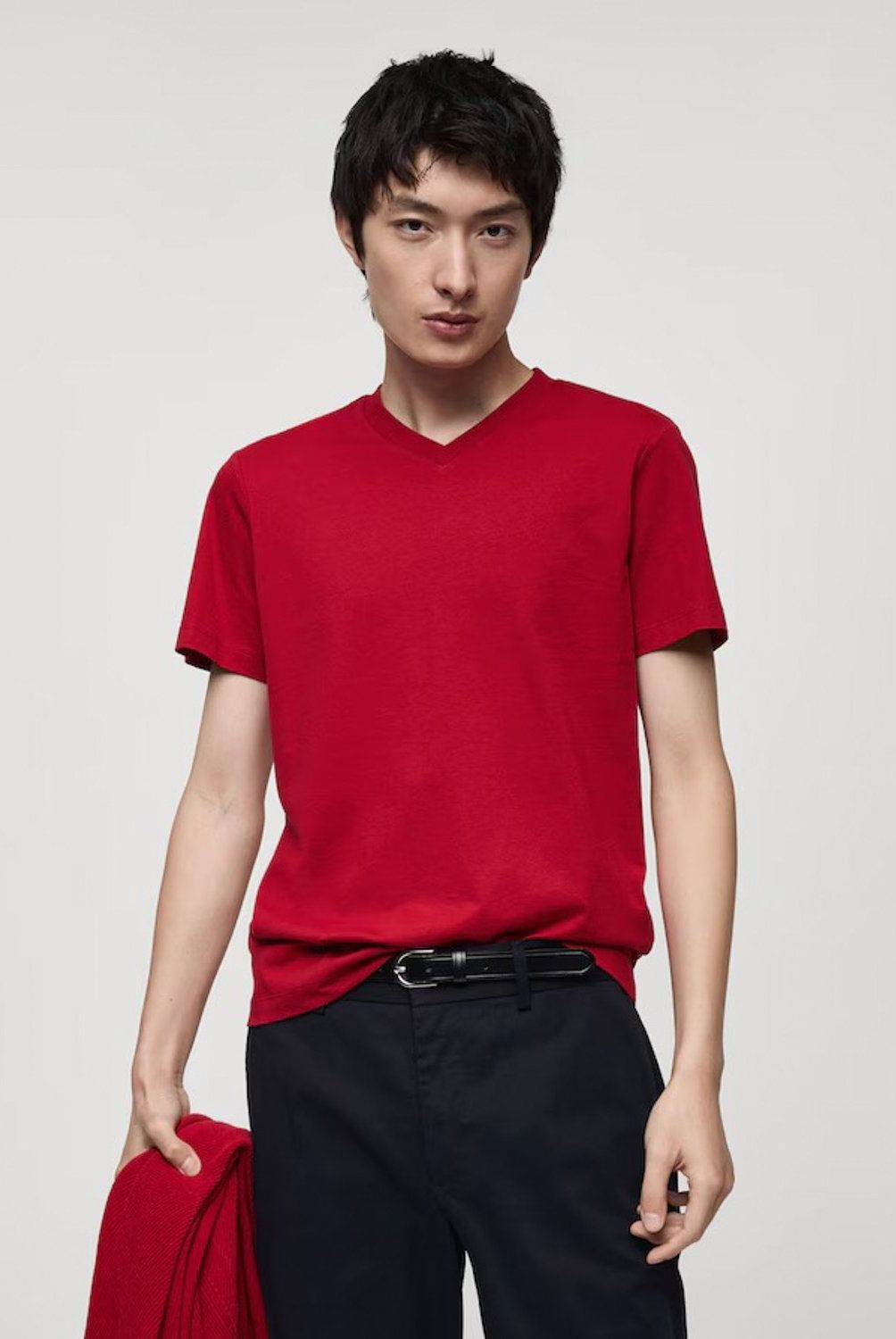 MANGO MAN - Polera 100% Algodón Cuello Pico Slim Fit Hombre Mango Man