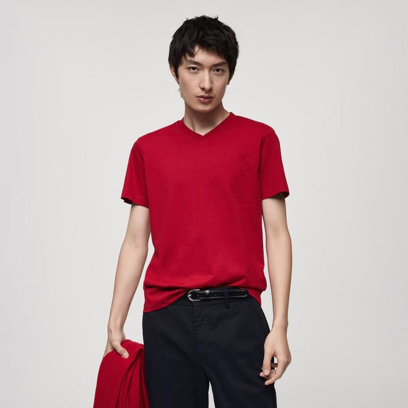 MANGO MAN - Polera Chelsea Manga Corta 100% Algodón Cuello En V Hombre Mango Man