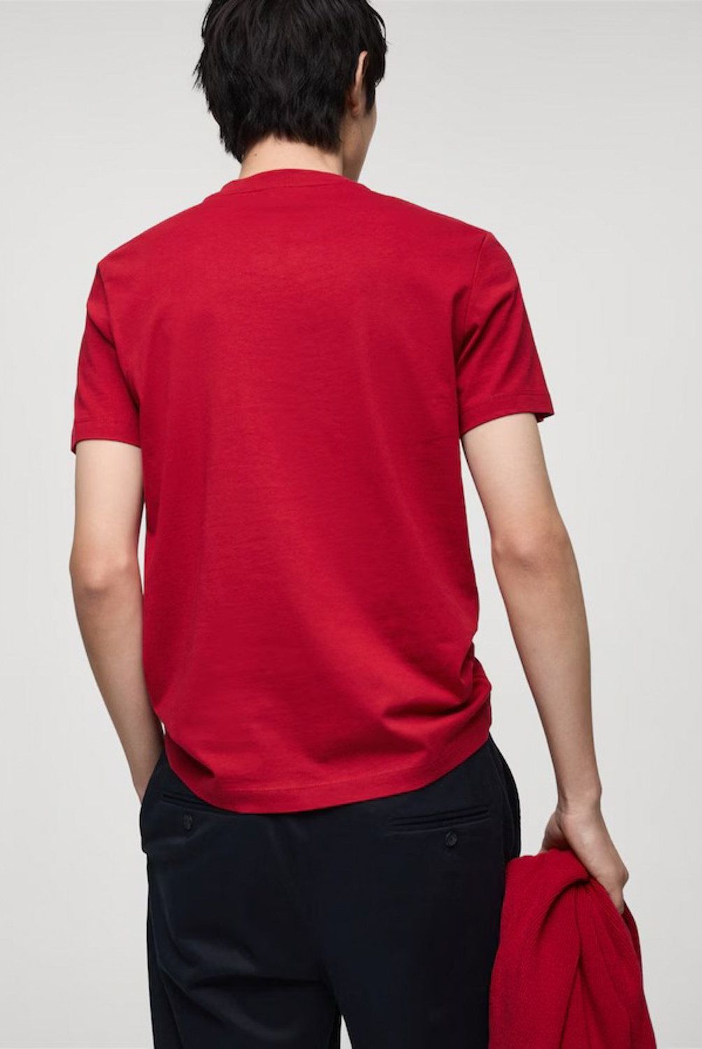 MANGO MAN - Polera 100% Algodón Cuello Pico Slim Fit Hombre Mango Man