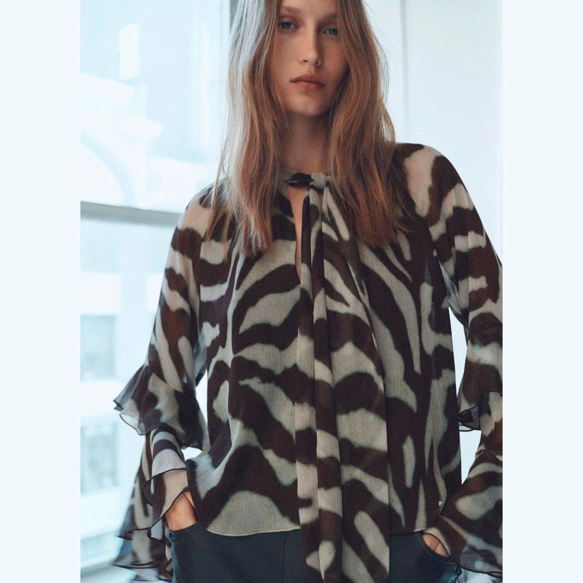 MANGO - Blusa estampada manga acampanada Mujer Mango