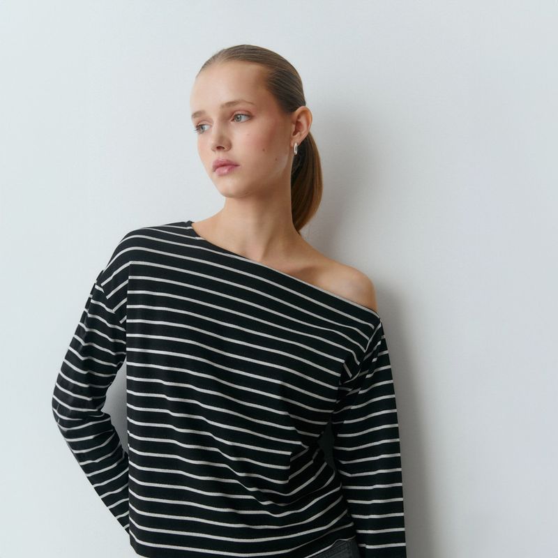 BROWNIE - Polera Raya Lurex Escote Barco Mujer Brownie