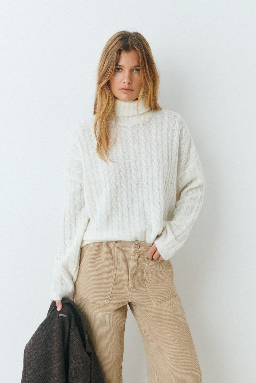 BROWNIE - Sweater Cuello Alto Trenzas Mujer  Brownie