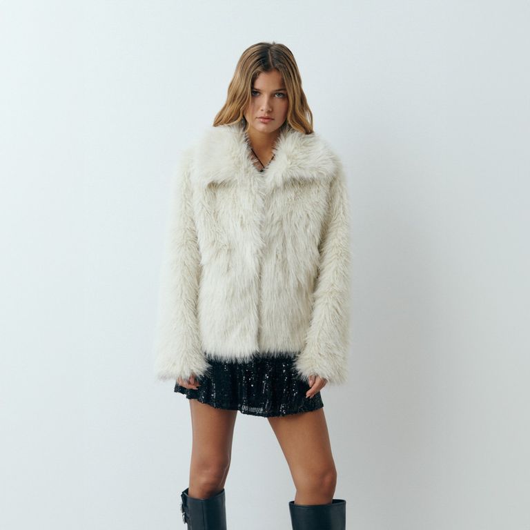 BROWNIE Abrigo Corto Cuello Efecto Pelo Mujer Brownie