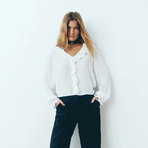 BROWNIE - Blusa Escote Volantes Mujer