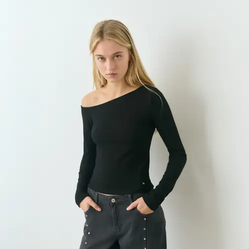 BROWNIE - Polera Canale Asimetrica Hilo Metalizado Mujer