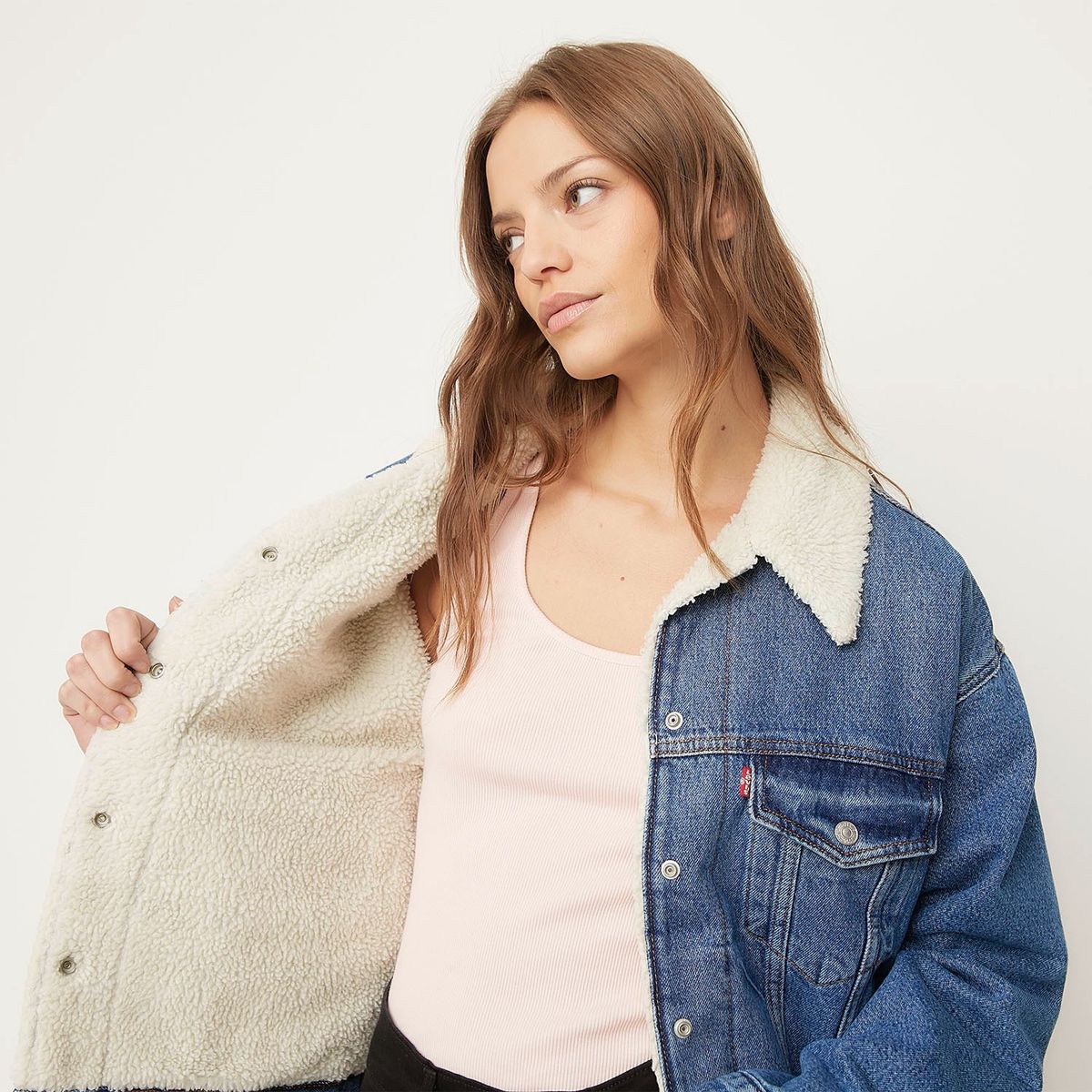 LEVIS - Chaqueta Trucker de Mezclilla 90s Sherpa Mujer Levis