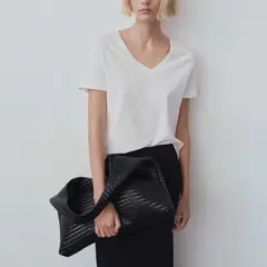 MANGO - Polera Cuello Pico 100% Algodón Mujer