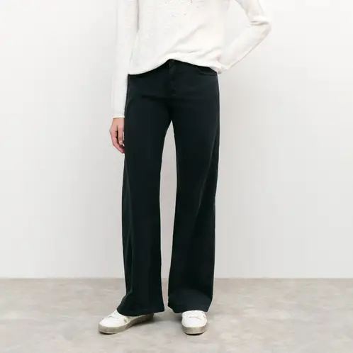 BROWNIE - Pantalón Acampanado Corte Lateral Mujer
