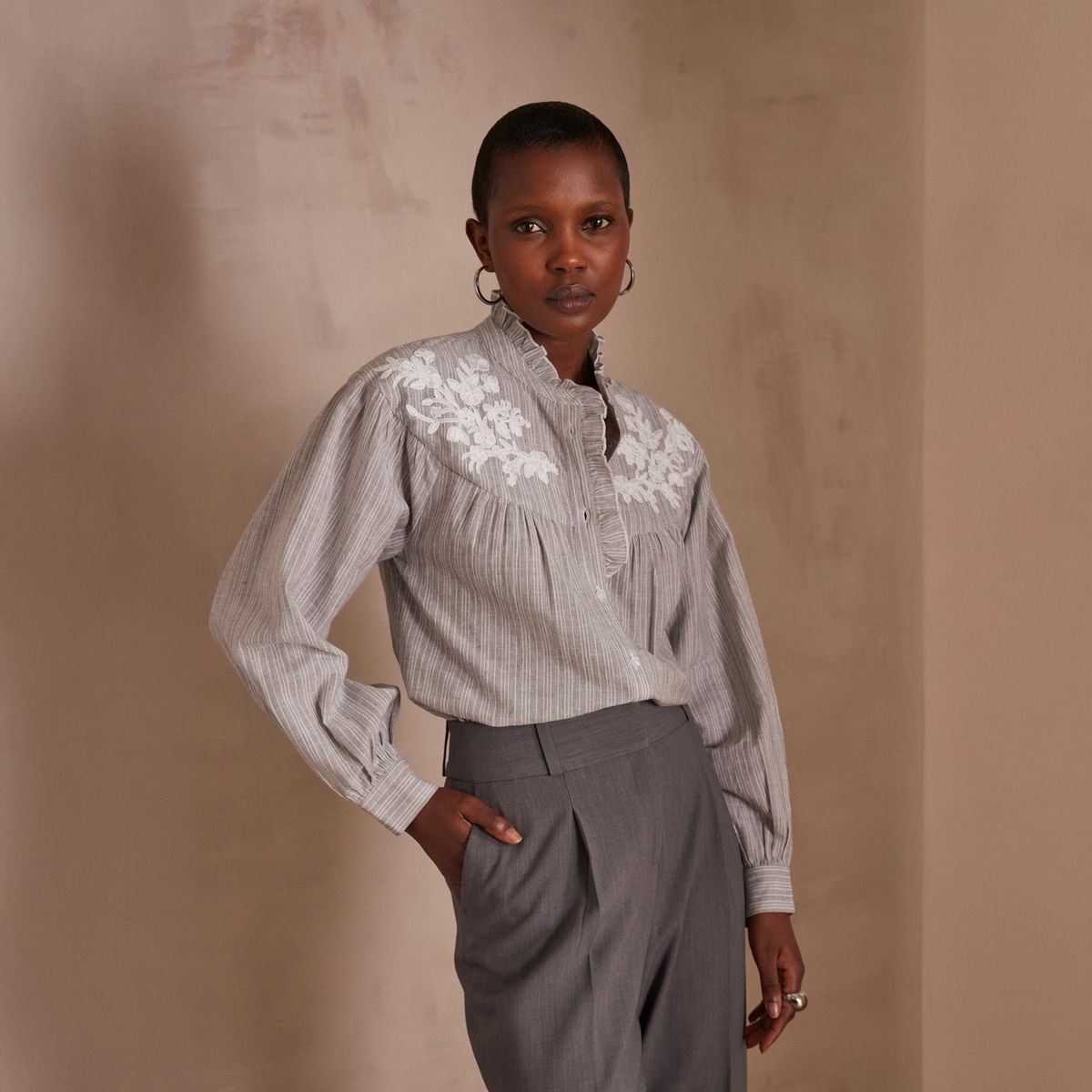 MAISON 123 - Blusamanga Larga Detalles Borados Mujer 123