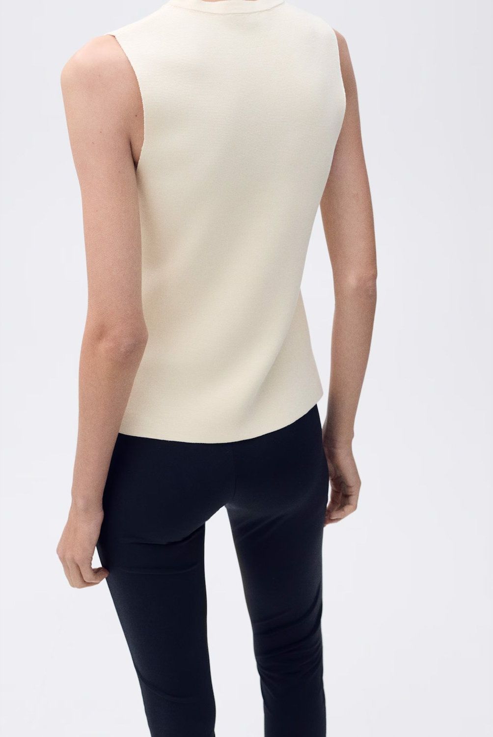 MANGO - Chaleco Punto Fino Botones Mujer Mango